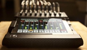 Mackie DL1608